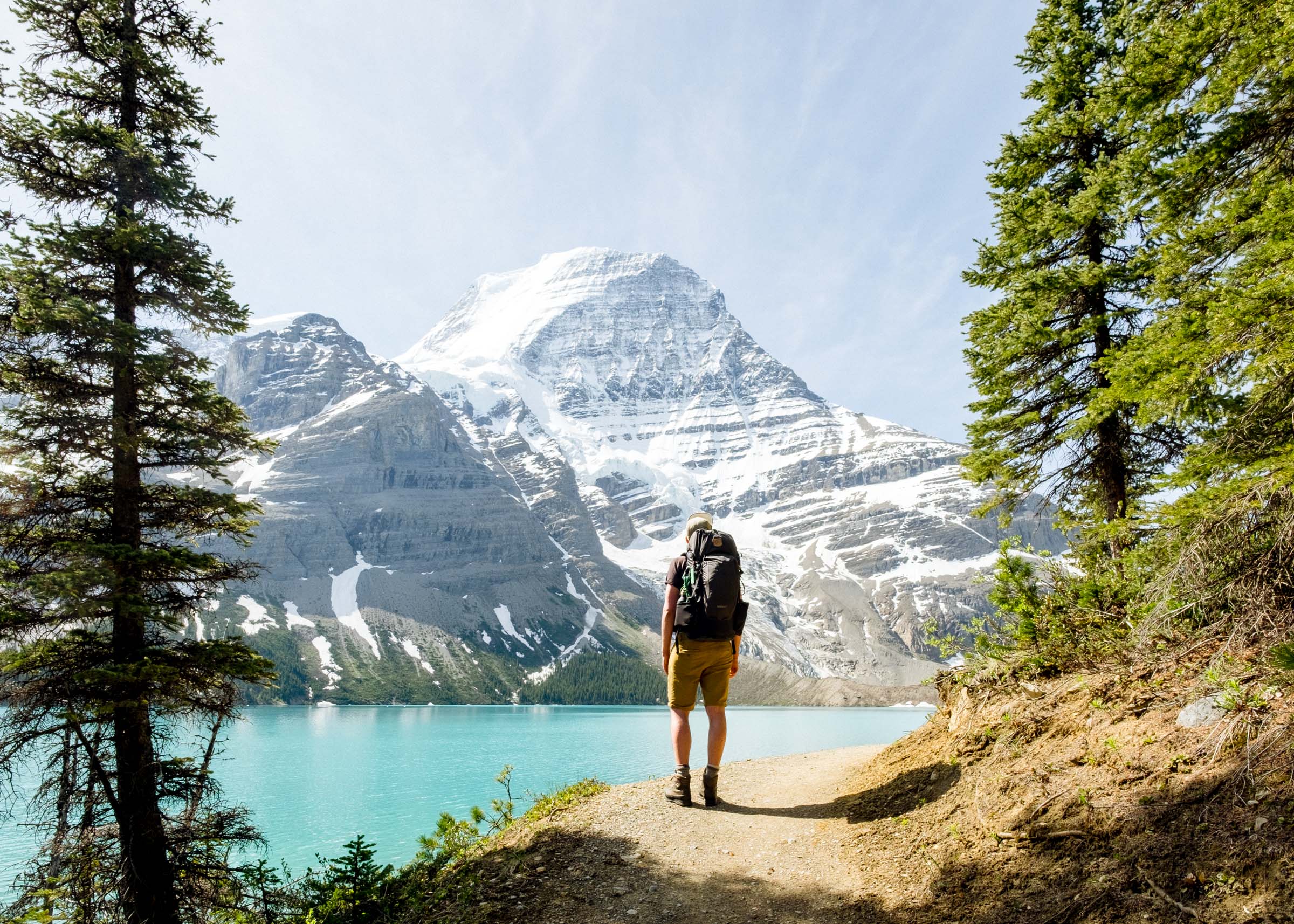 Hiking the Berg Lake trail in Mt Robson Provincial Park